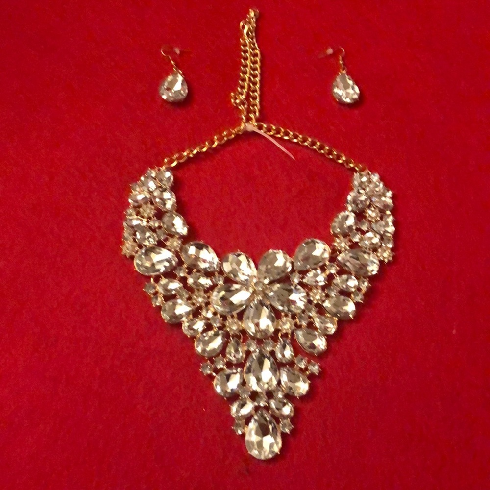 Rhinestone necklace and earrings never worn